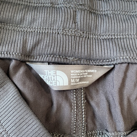 The North Face | Women's Shorts - Picture 2 of 7